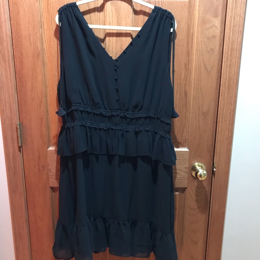 Gibson Latimer tiered sleeveless dress
